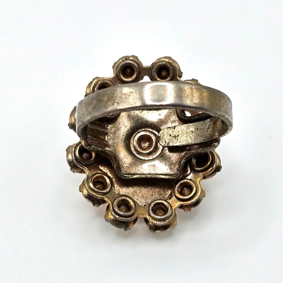 VINTAGE Faux Carved Coral Floral Rhinestone Statement Ring Adjustable - Picture 6 of 6